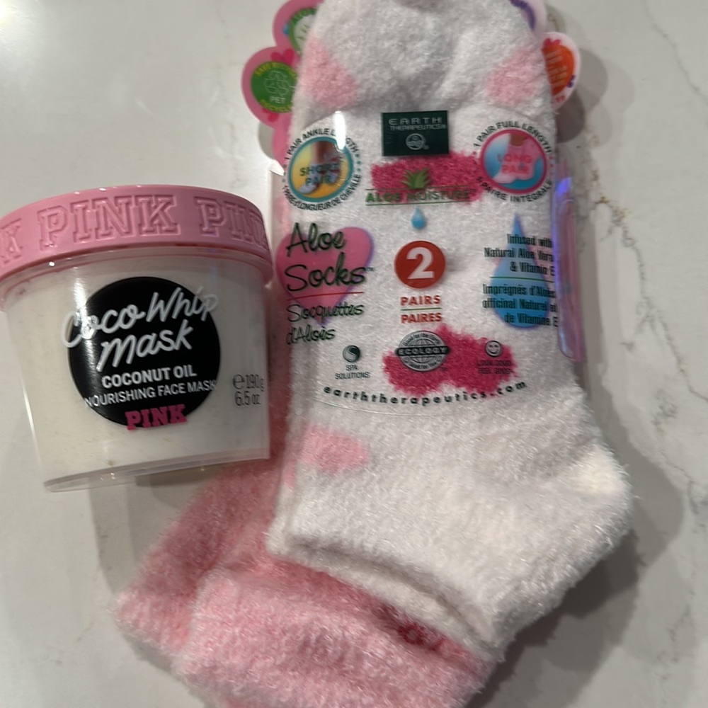 Bundle - 2-Pack Aloe Socks & Coco Whip Mask